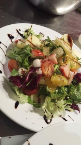 彩りフルーツとクレソン・モッツァレラチーズのサラダ